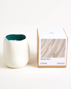 João - Scented candle Velvet Silk sand dark green