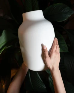 Nuno Vase L - sand matt
