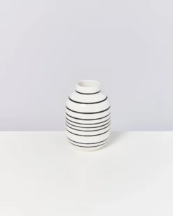 Nuno vase M - black & white striped