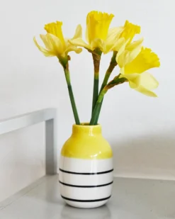 Nuno vase S - yellow black striped