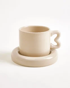 Seia mug with heart & saucer sand