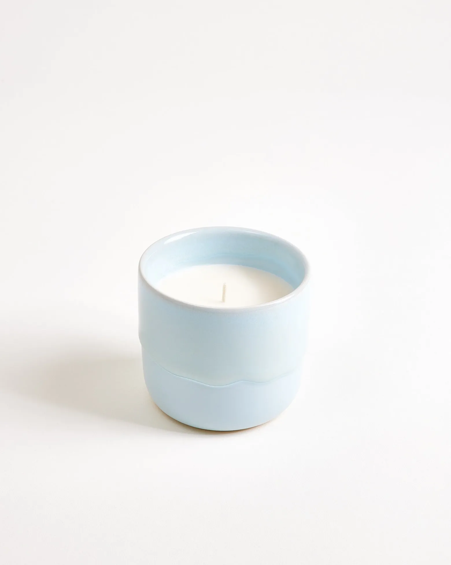 Velar Scented candle Summer Linen Light Blue
