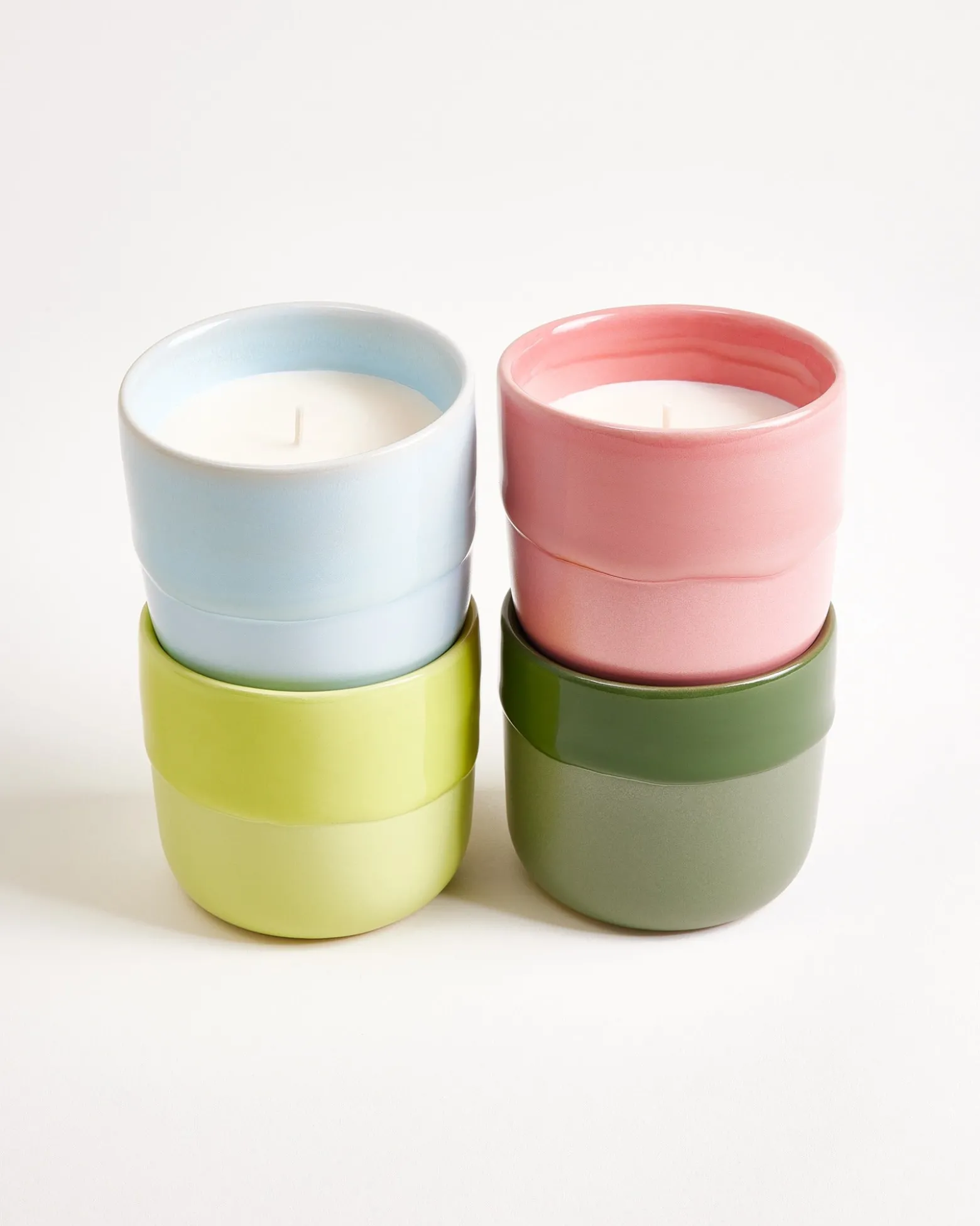Velar Scented candle Summer Linen Light Blue